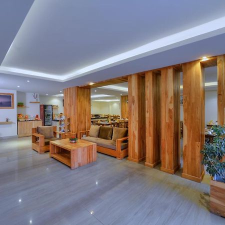 Готель Aabas Pokhara By Barahi Hospitality Екстер'єр фото