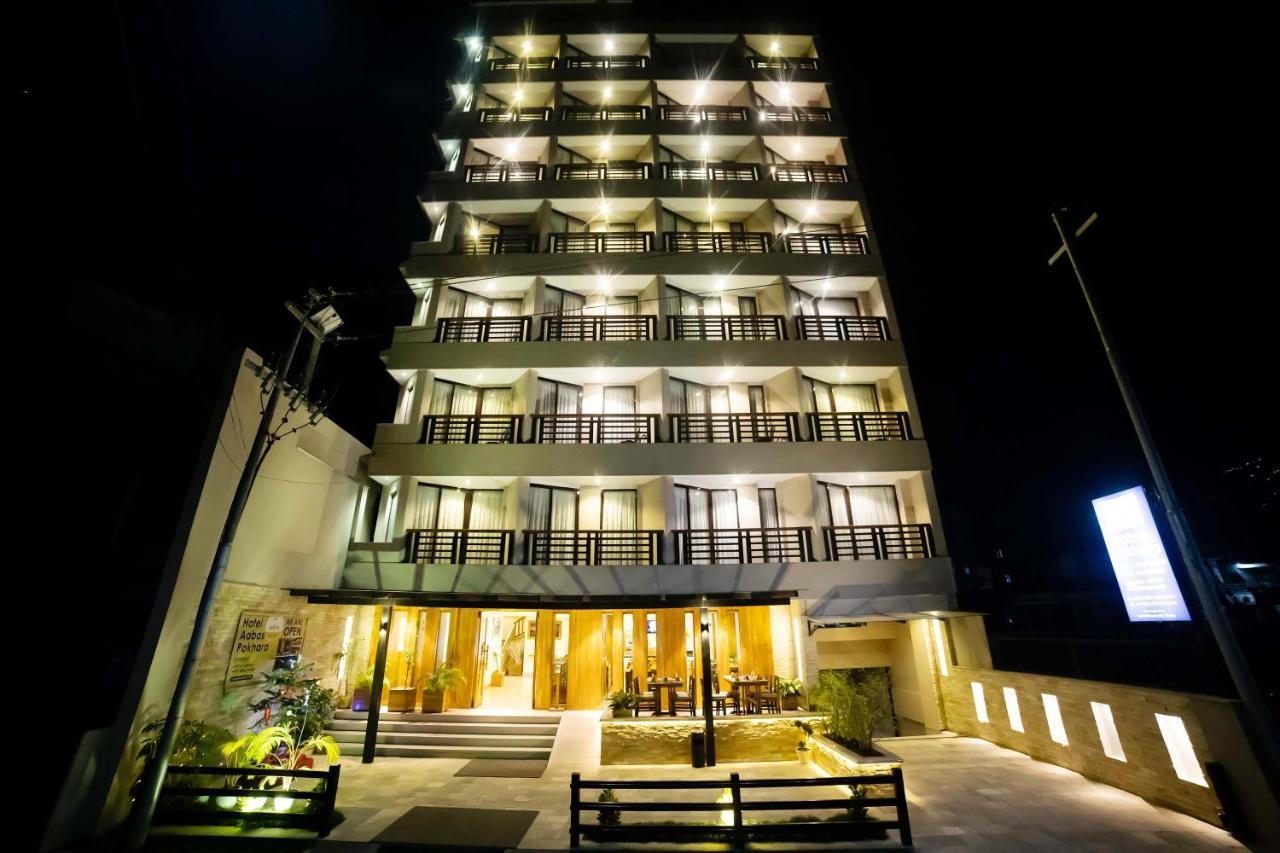 Готель Aabas Pokhara By Barahi Hospitality Екстер'єр фото